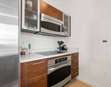 480 Hibiscus Street - Photo Thumbnail 3