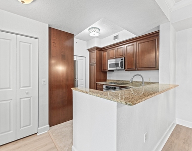 3308 Renaissance Way - Photo Thumbnail 7