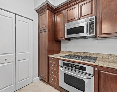 3308 Renaissance Way - Photo Thumbnail 10
