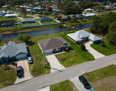 138 Sw Carter Avenue - Photo Thumbnail 3