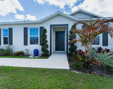 138 Sw Carter Avenue - Photo Thumbnail 2