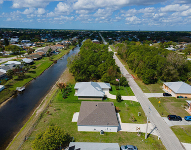 138 Sw Carter Avenue - Photo Thumbnail 5