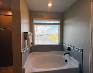 10638 Sw Vasari Way - Photo Thumbnail 4