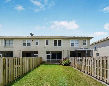 9687 Lago Drive - Photo Thumbnail 16