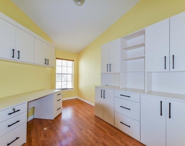 9687 Lago Drive - Photo Thumbnail 10