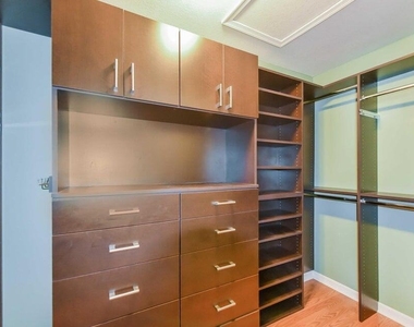 9687 Lago Drive - Photo Thumbnail 4