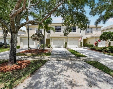 9687 Lago Drive - Photo Thumbnail 14