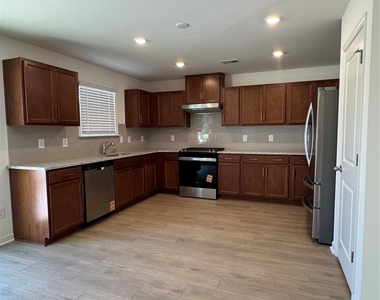 1020 Cunningham Farm Drive - Photo Thumbnail 8