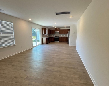 1020 Cunningham Farm Drive - Photo Thumbnail 16