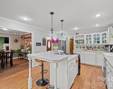 16003 Molokai Drive - Photo Thumbnail 13