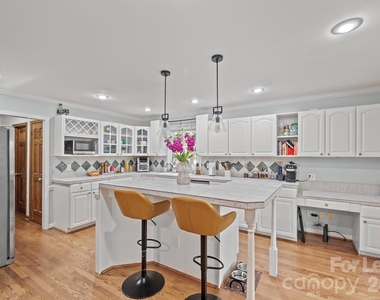 16003 Molokai Drive - Photo Thumbnail 12