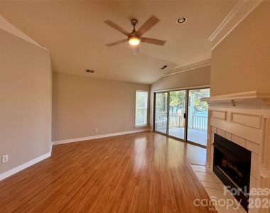 7834 Village Harbor Drive - Photo Thumbnail 25
