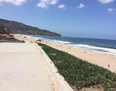 702 S Pacific Coast Highway - Photo Thumbnail 4