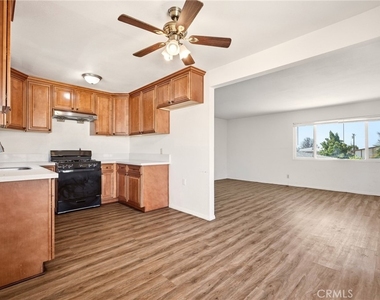 1234 W Rosewood Court - Photo Thumbnail 8