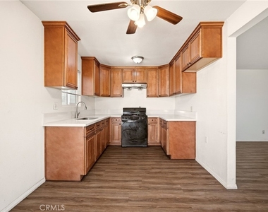 1234 W Rosewood Court - Photo Thumbnail 7