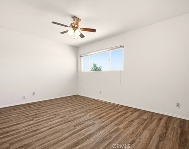 1234 W Rosewood Court - Photo Thumbnail 9