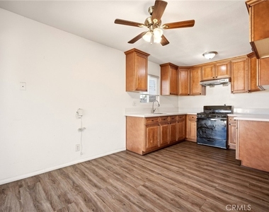 1234 W Rosewood Court - Photo Thumbnail 6