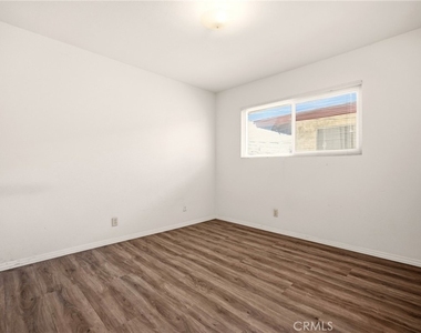 1234 W Rosewood Court - Photo Thumbnail 15