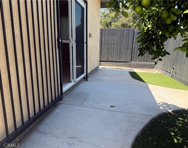 20324 Oxnard Street - Photo Thumbnail 3