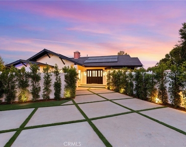 6016 N Woodlake Avenue - Photo Thumbnail 1