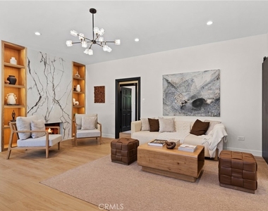 6016 N Woodlake Avenue - Photo Thumbnail 4