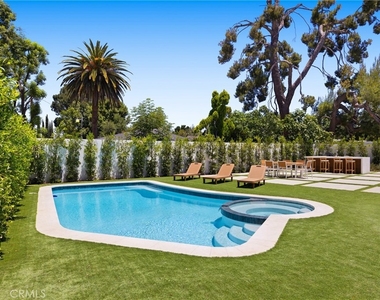 6016 N Woodlake Avenue - Photo Thumbnail 20