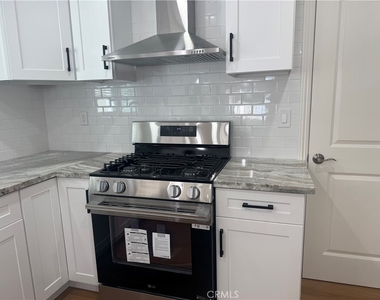 9671 Geyser Avenue - Photo Thumbnail 4