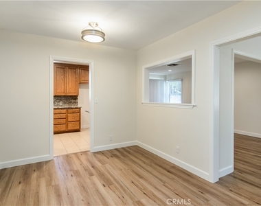 22436 Ave San Luis - Photo Thumbnail 5