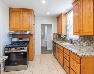 22436 Ave San Luis - Photo Thumbnail 10
