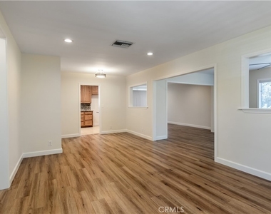 22436 Ave San Luis - Photo Thumbnail 4