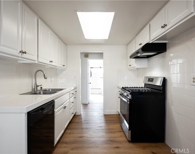 972 W 14th - Photo Thumbnail 17