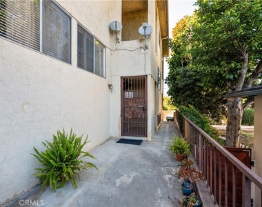 972 W 14th - Photo Thumbnail 1