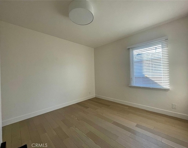 5427 W 135th Street - Photo Thumbnail 9