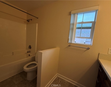 242 S Redwood - Photo Thumbnail 9