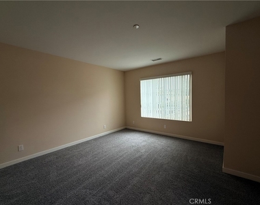 242 S Redwood - Photo Thumbnail 6