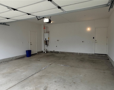 242 S Redwood - Photo Thumbnail 12