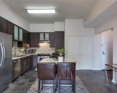 388 E Ocean Boulevard - Photo Thumbnail 3