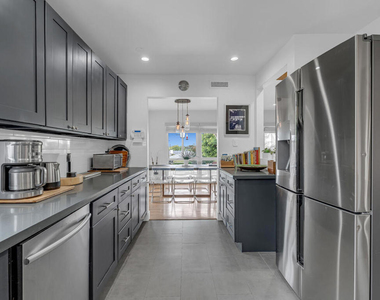 5614 Coliseum Street - Photo Thumbnail 10