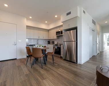 18900 Parthenia Street - Photo Thumbnail 10