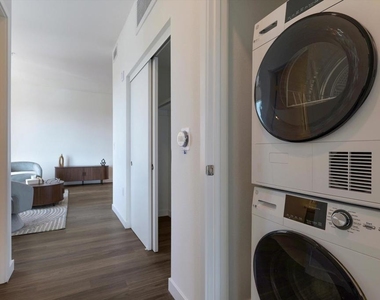 18900 Parthenia Street - Photo Thumbnail 25