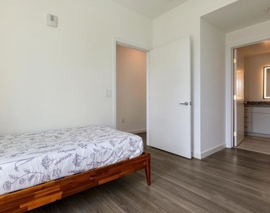 18900 Parthenia Street - Photo Thumbnail 21