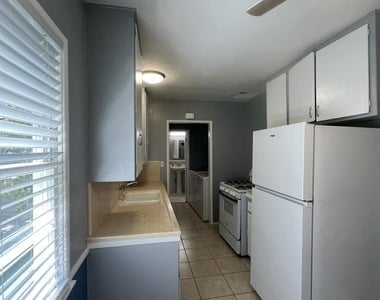 253 E Center Street - Photo Thumbnail 7