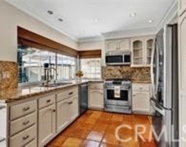 17452 Mayor - Photo Thumbnail 14