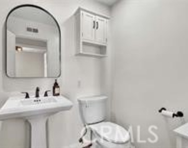 17452 Mayor - Photo Thumbnail 26