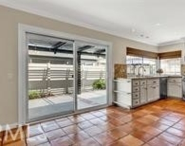 17452 Mayor - Photo Thumbnail 16