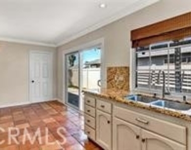 17452 Mayor - Photo Thumbnail 19