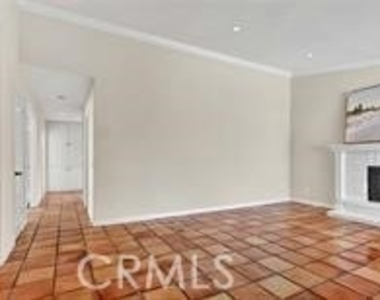 17452 Mayor - Photo Thumbnail 4