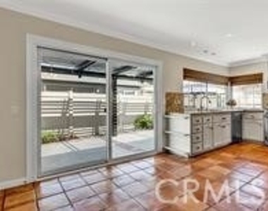 17452 Mayor - Photo Thumbnail 13