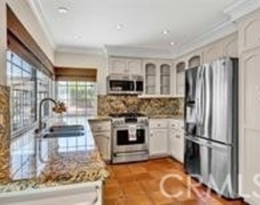 17452 Mayor - Photo Thumbnail 18