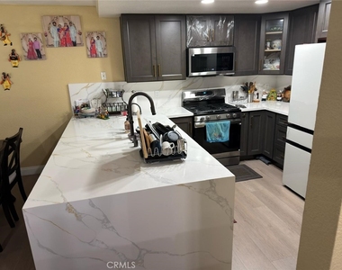 11161 Taylor Court - Photo Thumbnail 4